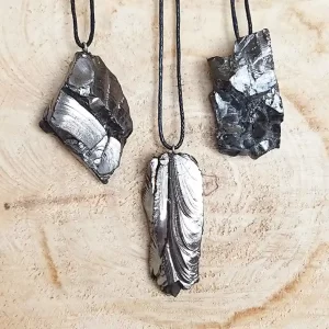 elit sungit medál fa háttérrel