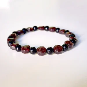 gránát, fekete turmalin